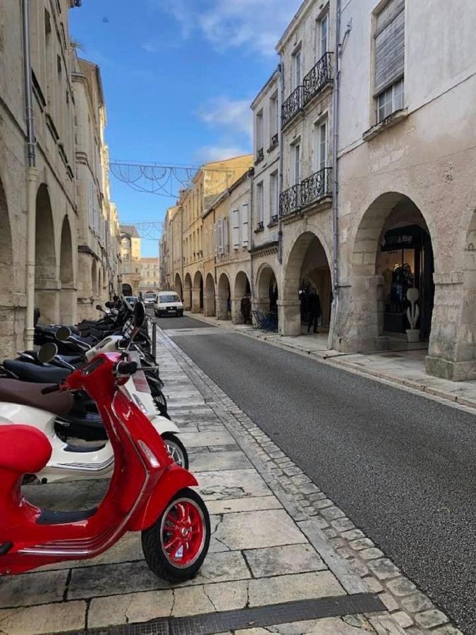 Blue Studio Cosy Et Calme Proche Du Centre Avec Tv Et Wifi La Rochelle  Kültér fotó